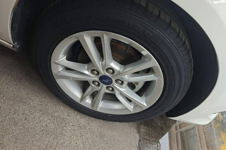 Used Ford Escort 2019 Revised Version 1.5L Automatic Enjoyment Type China VI Standard Right Front Wheel Hub