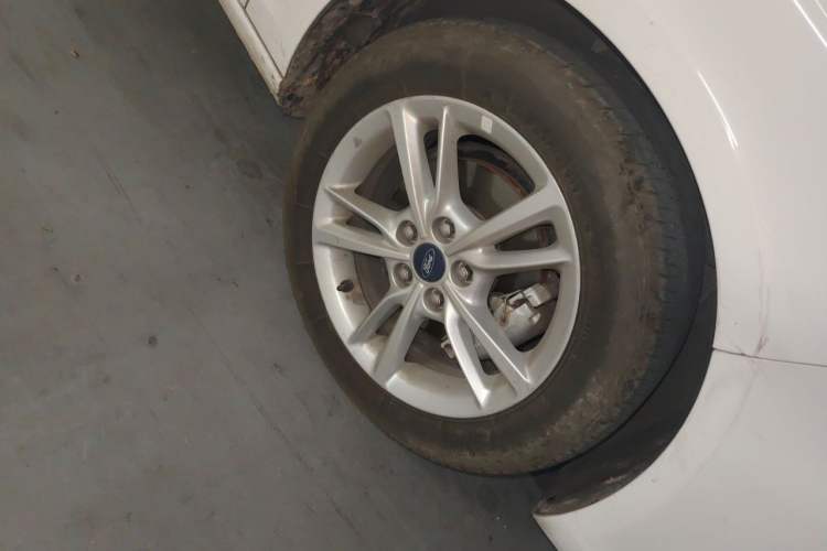 Used Ford Escort 2019 Revised Version 1.5L Automatic Enjoyment Type China VI Standard Right Front Wheel Hub