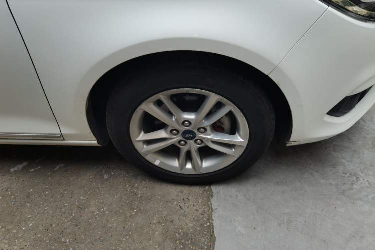 Used Ford Escort 2019 Revised Version 1.5L Automatic Enjoyment Type China VI Standard Right Front Wheel Hub