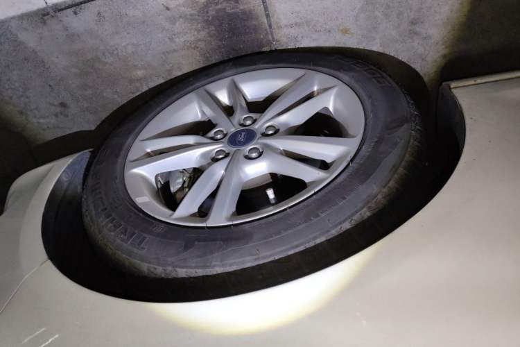Used Ford Escort 2019 Revised Version 1.5L Automatic Enjoyment Type China VI Standard Right Front Wheel Hub