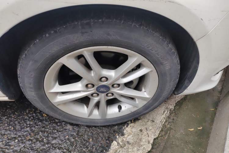 Used Ford Escort 2019 Revised Version 1.5L Automatic Enjoyment Type China VI Standard Right Front Wheel Hub