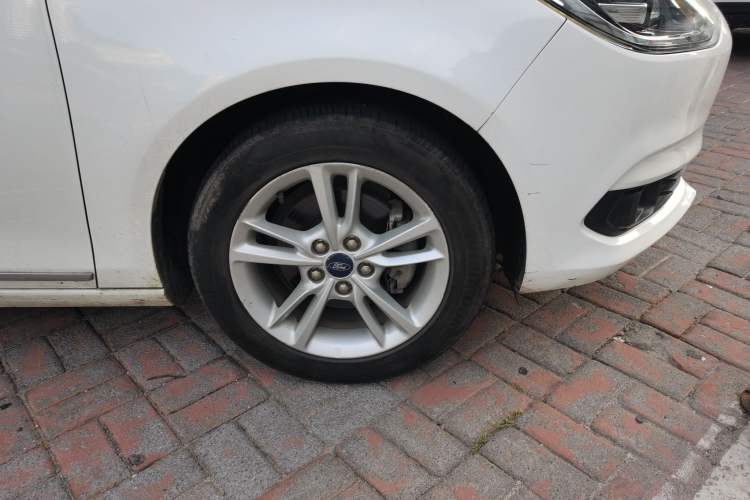 Used Ford Escort 2019 Revised Version 1.5L Automatic Enjoyment Type China VI Standard Right Front Wheel Hub