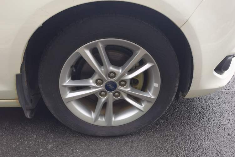 Used Ford Escort 2019 Revised Version 1.5L Automatic Enjoyment Type China VI Standard Right Front Wheel Hub