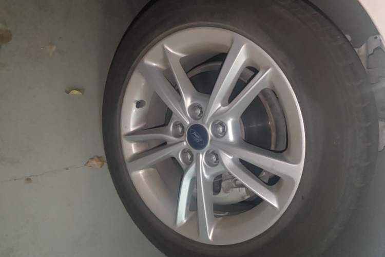 Used Ford Escort 2019 Revised Version 1.5L Automatic Enjoyment Type China VI Standard Right Front Wheel Hub