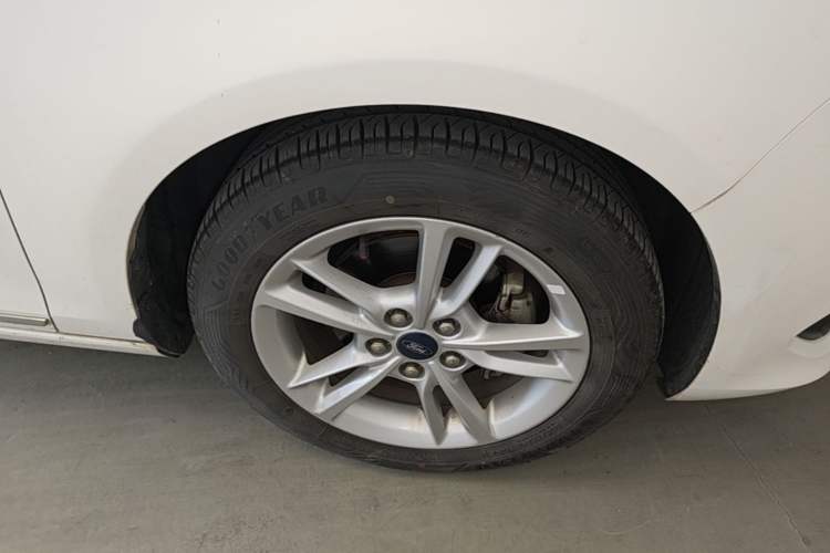 Used Ford Escort 2019 1.5L Automatic Enjoyment Model Right Front Wheel Hub