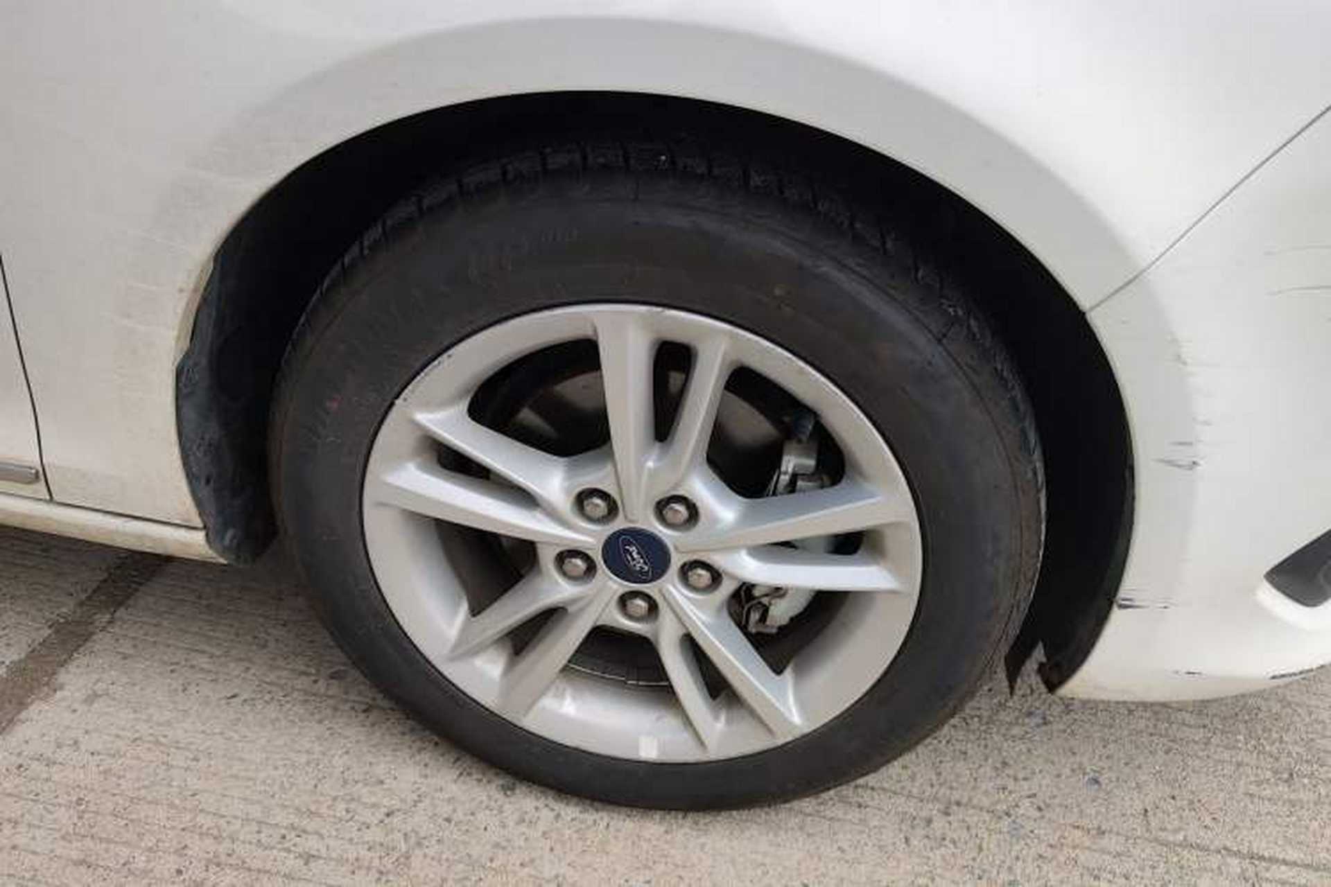 Used Ford Escort 2019 Revised Version 1.5L Automatic Enjoyment Type China VI Standard Right Front Wheel Hub