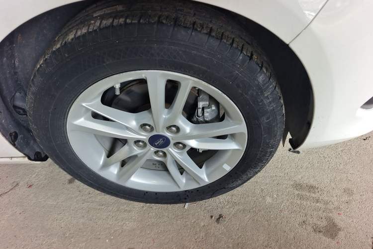 Used Ford Escort 2019 Revised Version 1.5L Automatic Enjoyment Type China VI Standard Right Front Wheel Hub