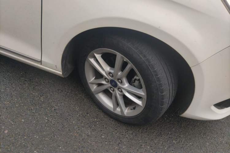 Used Ford Escort 2019 Revised Version 1.5L Automatic Enjoyment Type China VI Standard Right Front Wheel Hub