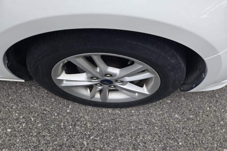 Used Ford Escort 2019 Revised Version 1.5L Automatic Enjoyment Type China VI Standard Right Front Wheel Hub