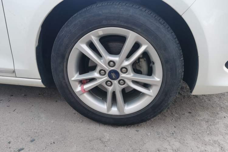 Used Ford Escort 2019 Revised Version 1.5L Automatic Enjoyment Type China VI Standard Right Front Wheel Hub