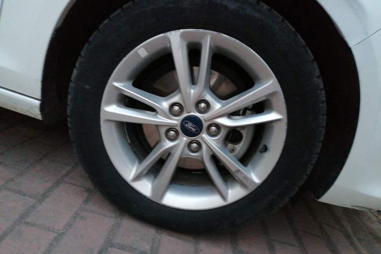 Used Ford Escort 2019 Revised Version 1.5L Automatic Enjoyment Type China VI Standard Right Front Wheel Hub