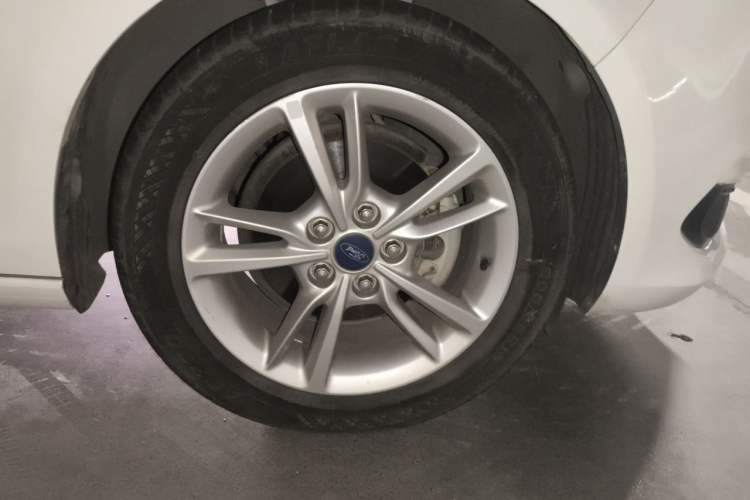 Used Ford Escort 2019 Revised Version 1.5L Automatic Enjoyment Type China VI Standard Right Front Wheel Hub