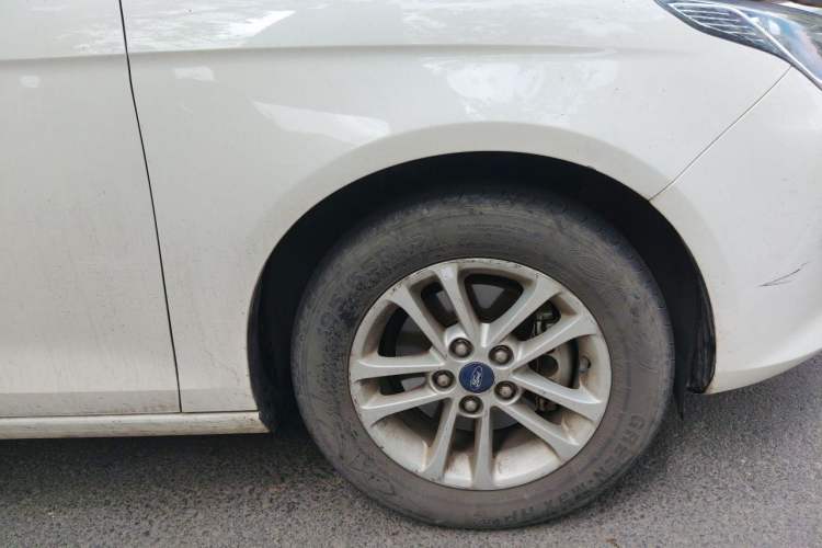 Used Ford Escort 2019 Revised Version 1.5L Manual "Quality Enjoyment" Trim (Tire Pressure Monitoring) China VI Standard Right Front Wheel Hub