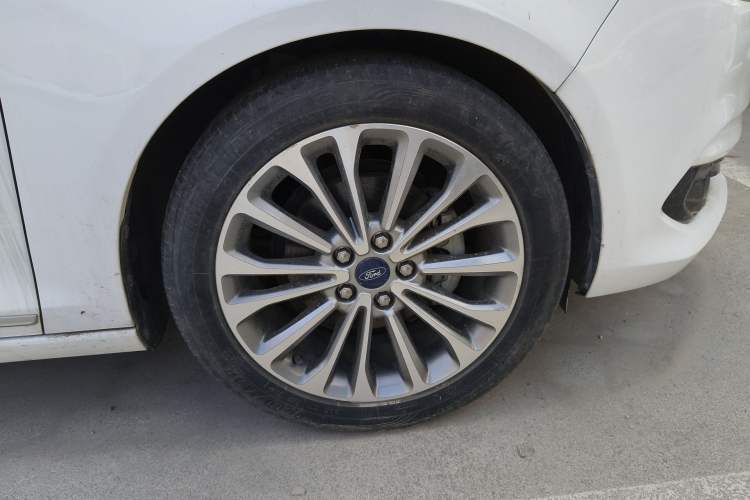 Used Ford Escort 2019 EcoBoost 125 Automatic Luxury Edition Right Front Wheel Hub