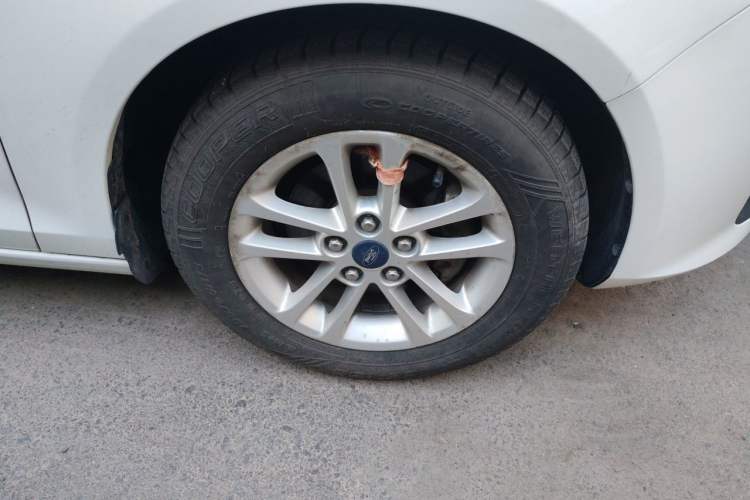 Used Ford Escort 2019 Revised 1.5L Automatic ZhiXiang Version China VI Standard Right Front Wheel Hub