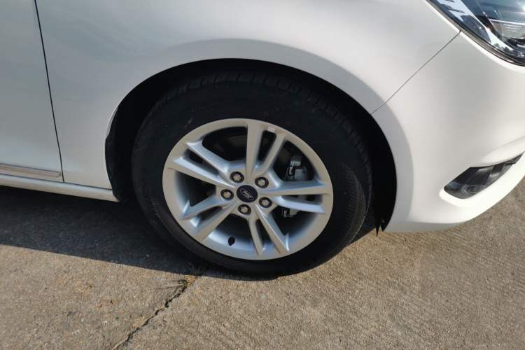 Used Ford Escort 2019 Revised Version 1.5L Automatic Enjoyment Type China VI Standard Right Front Wheel Hub