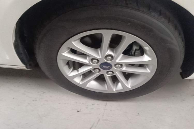 Used Ford Escort 2019 1.5L Automatic ZhiXiang Model Right Front Wheel Hub