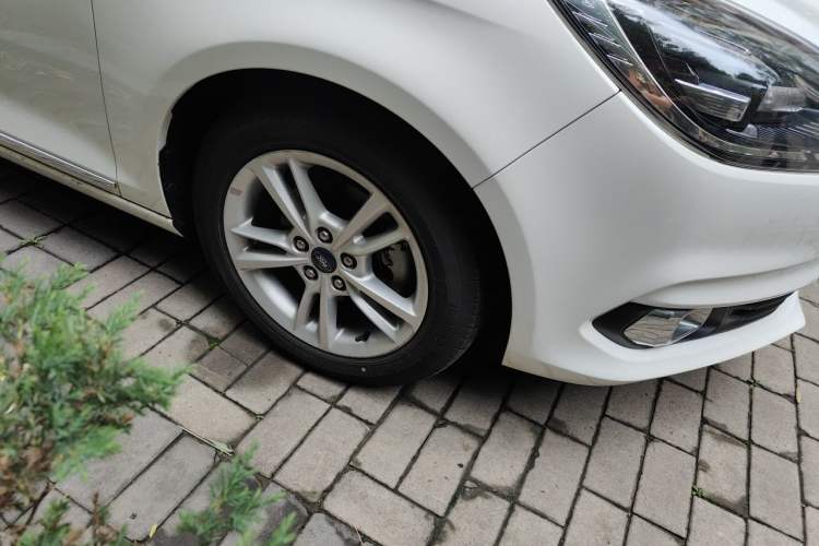 Used Ford Escort 2019 Revised Version 1.5L Automatic Enjoyment Type China VI Standard Right Front Wheel Hub