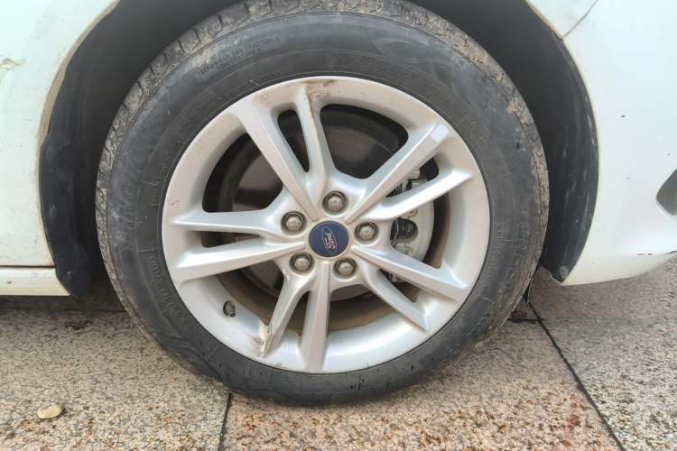 Used Ford Escort 2019 Revised Version 1.5L Automatic Enjoyment Type China V Standard Right Front Wheel Hub