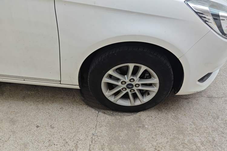 Used Ford Escort 2019 1.5L Automatic ZhiXiang Model Right Front Wheel Hub