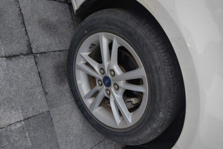 Used Ford Escort 2019 Revised Version 1.5L Automatic Enjoyment Type China VI Standard Right Front Wheel Hub