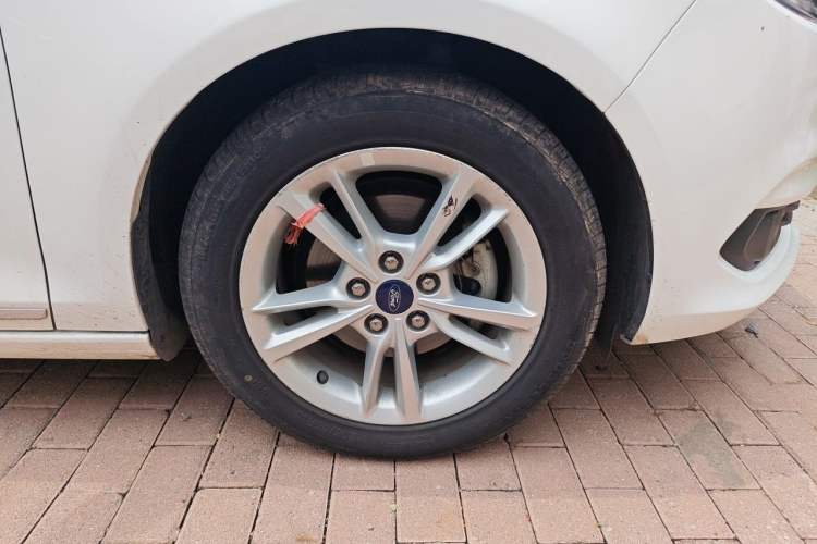 Used Ford Escort 2019 Revised Version 1.5L Automatic Enjoyment Type China VI Standard Right Front Wheel Hub