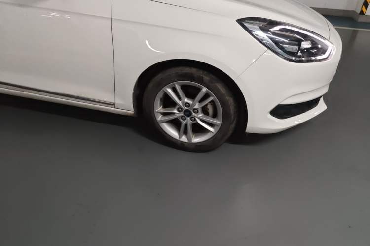 Used Ford Escort 2019 Revised Version 1.5L Automatic Enjoyment Type China VI Standard Right Front Wheel Hub
