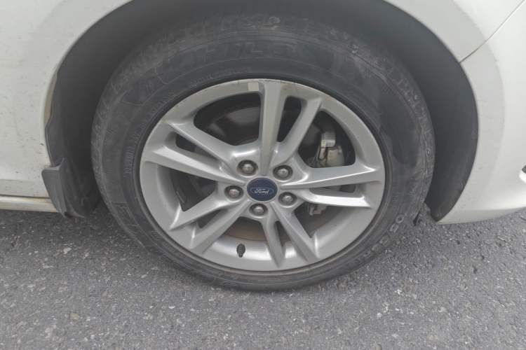 Used Ford Escort 2019 Revised Version 1.5L Automatic Enjoyment Type China VI Standard Right Front Wheel Hub