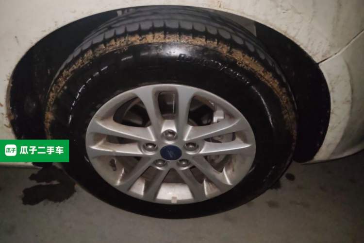 Used Ford Escort 2019 Revised 1.5L Automatic ZhiXiang Version (Tire Pressure Monitoring) China VI Standard Right Front Wheel Hub