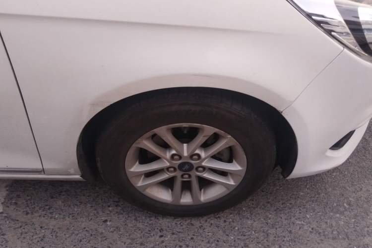 Used Ford Escort 2019 1.5L Automatic ZhiXiang Model Right Front Wheel Hub