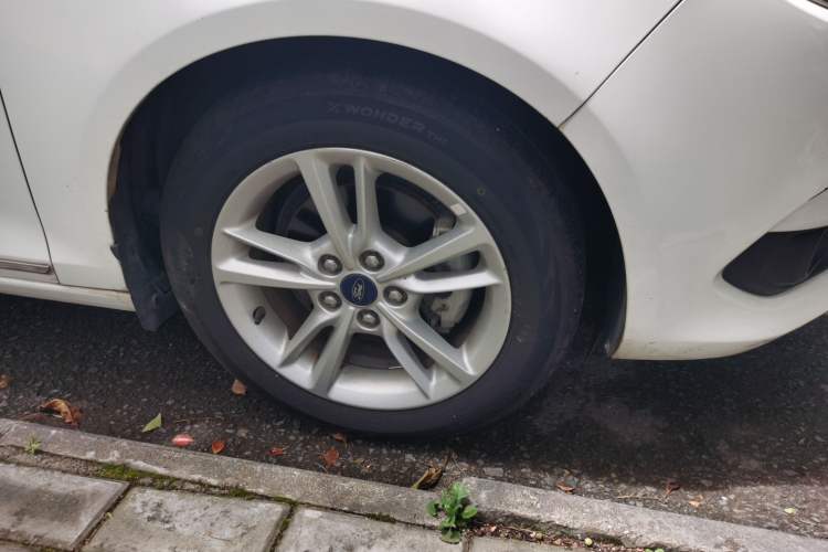 Used Ford Escort 2019 1.5L Automatic Enjoyment Model Right Front Wheel Hub