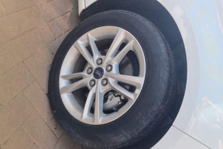 Used Ford Escort 2019 Revised Version 1.5L Automatic Enjoyment Type China VI Standard Right Front Wheel Hub