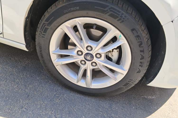Used Ford Escort 2019 Revised Version 1.5L Automatic Enjoyment Type China VI Standard Right Front Wheel Hub