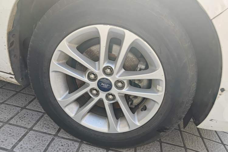 Used Ford Escort 2019 1.5L Manual ZhiXiang Version Right Front Wheel Hub