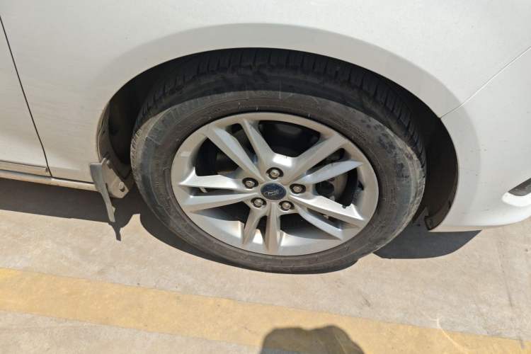 Used Ford Escort 2019 Revised Version 1.5L Automatic Enjoyment Type China VI Standard Right Front Wheel Hub
