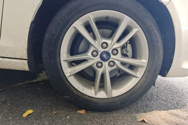Used Ford Escort 2019 Revised Version 1.5L Automatic Enjoyment Type China VI Standard Right Front Wheel Hub