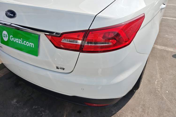 Used Ford Escort 2019 Revised Version 1.5L Automatic Enjoyment Type China VI Standard Right Rear Taillight