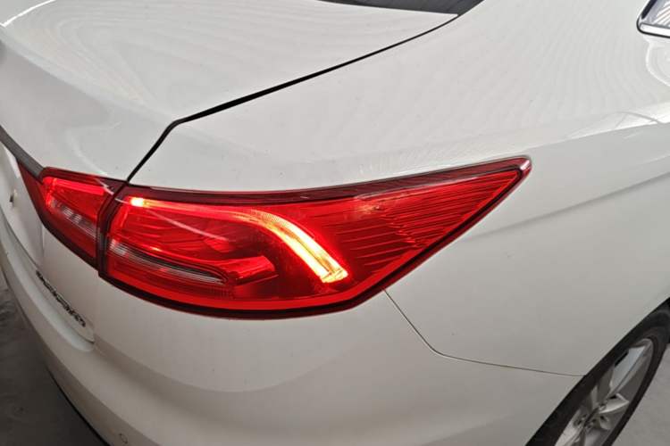 Used Ford Escort 2019 Revised Version 1.5L Automatic Enjoyment Type China VI Standard Right Rear Taillight