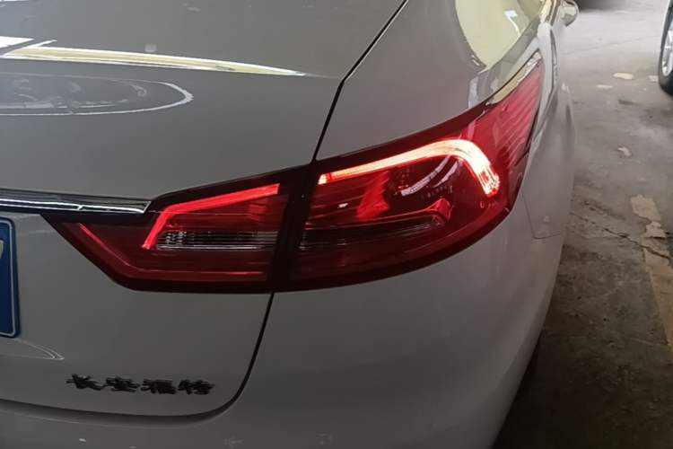 Used Ford Escort 2019 Revised Version 1.5L Automatic Enjoyment Type China VI Standard Right Rear Taillight