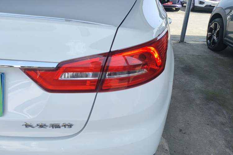 Used Ford Escort 2019 Revised Version 1.5L Automatic Enjoyment Type China VI Standard Right Rear Taillight