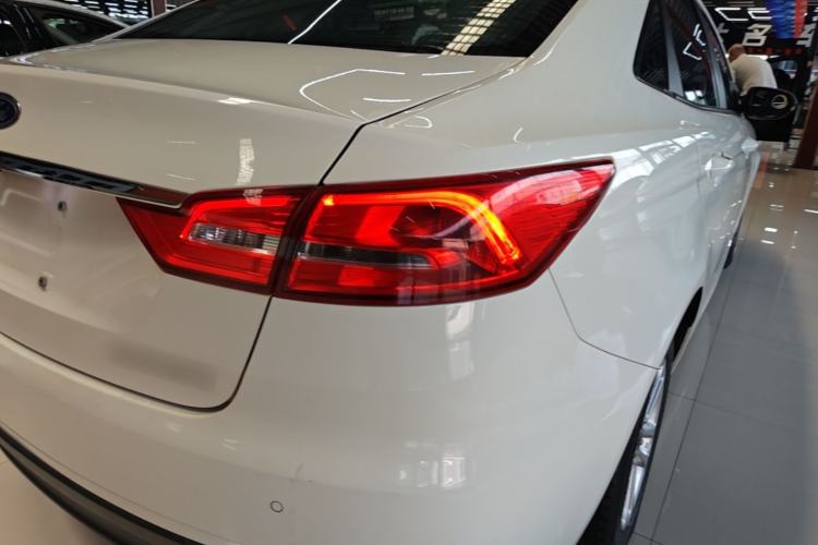 Used Ford Escort 2019 Revised Version 1.5L Manual Quality Enjoyment Type China VI Standard Right Rear Taillight
