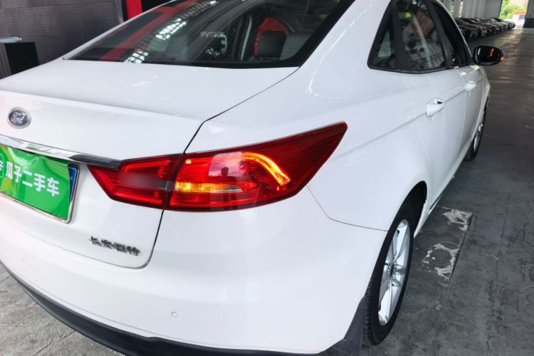 Used Ford Escort 2019 Revised Version 1.5L Automatic Enjoyment Type China VI Standard Right Rear Taillight