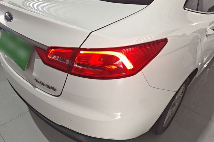 Used Ford Escort 2019 Revised Version 1.5L Automatic Enjoyment Type China VI Standard Right Rear Taillight