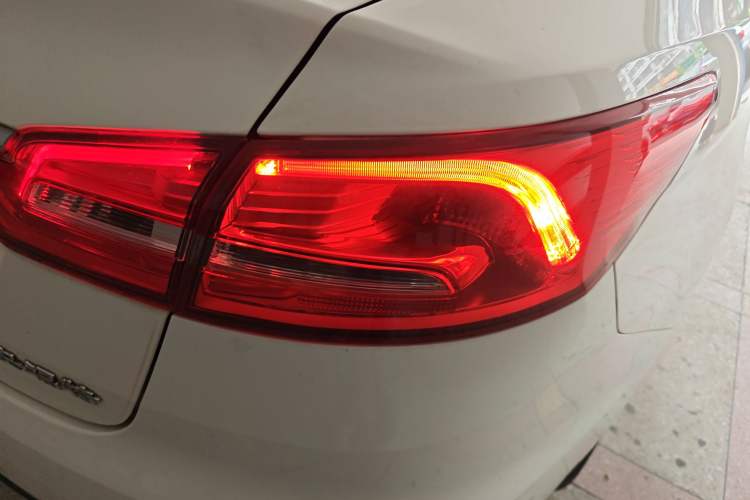 Used Ford Escort 2019 Revised 1.5L Automatic ZhiXiang Version (Tire Pressure Monitoring) China VI Standard Right Rear Taillight