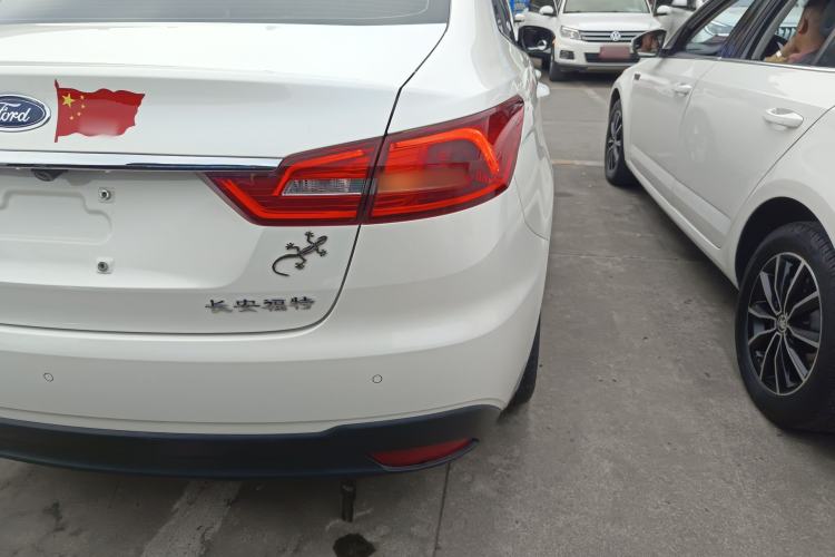 Used Ford Escort 2019 Revised Version 1.5L Automatic Enjoyment Type China VI Standard Right Rear Taillight