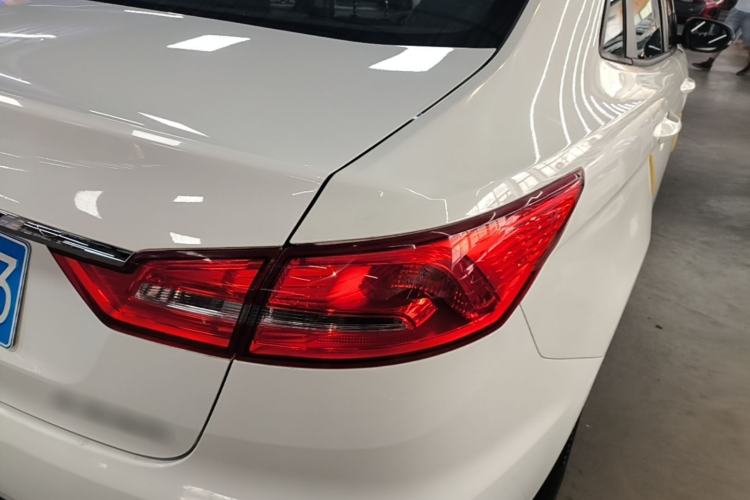 Used Ford Escort 2019 Revised Version 1.5L Manual "Quality Enjoyment" Trim (Tire Pressure Monitoring) China VI Standard Right Rear Taillight