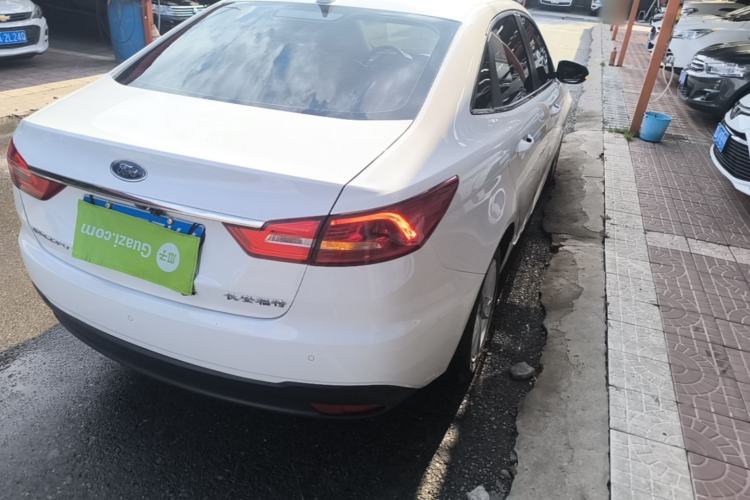 Used Ford Escort 2019 Revised Version 1.5L Automatic Enjoyment Type China VI Standard Right Rear Taillight