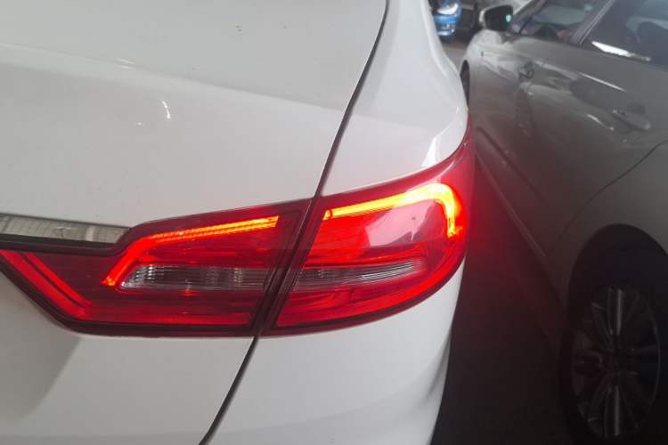 Used Ford Escort 2019 Revised 1.5L Automatic ZhiXiang Version (Tire Pressure Monitoring) China VI Standard Right Rear Taillight