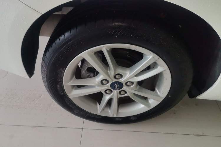 Used Ford Escort 2019 Revised Version 1.5L Automatic Enjoyment Type China VI Standard Right Rear Wheel Hub