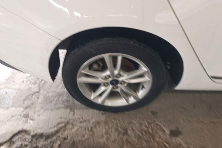 Used Ford Escort 2019 Revised Version 1.5L Automatic Enjoyment Type China VI Standard Right Rear Wheel Hub